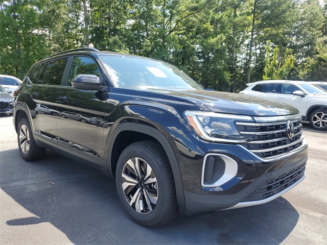 2026 Volkswagen Atlas SE photo 3