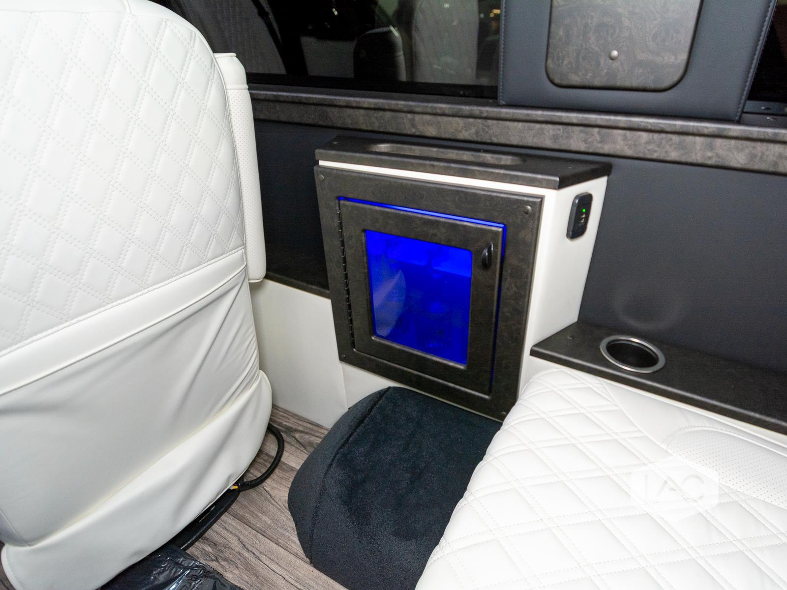 2021 Mercedes Benz Sprinter Crew Van photo 9