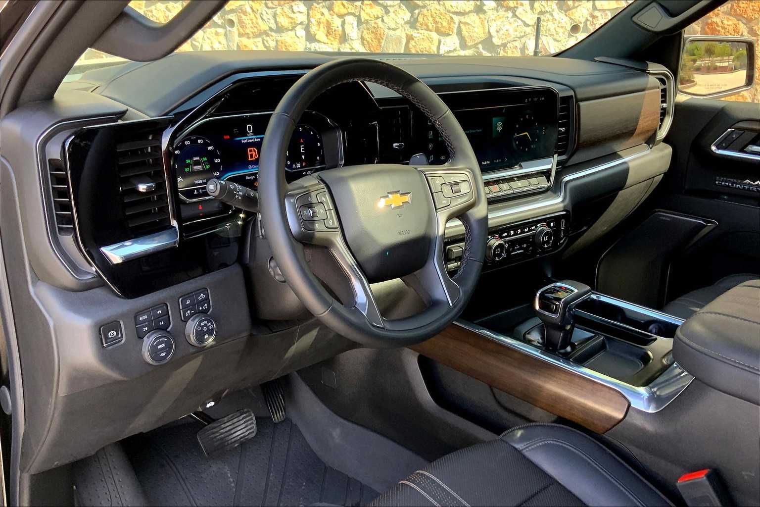 2024 Chevrolet Silverado 1500 High Country photo 7