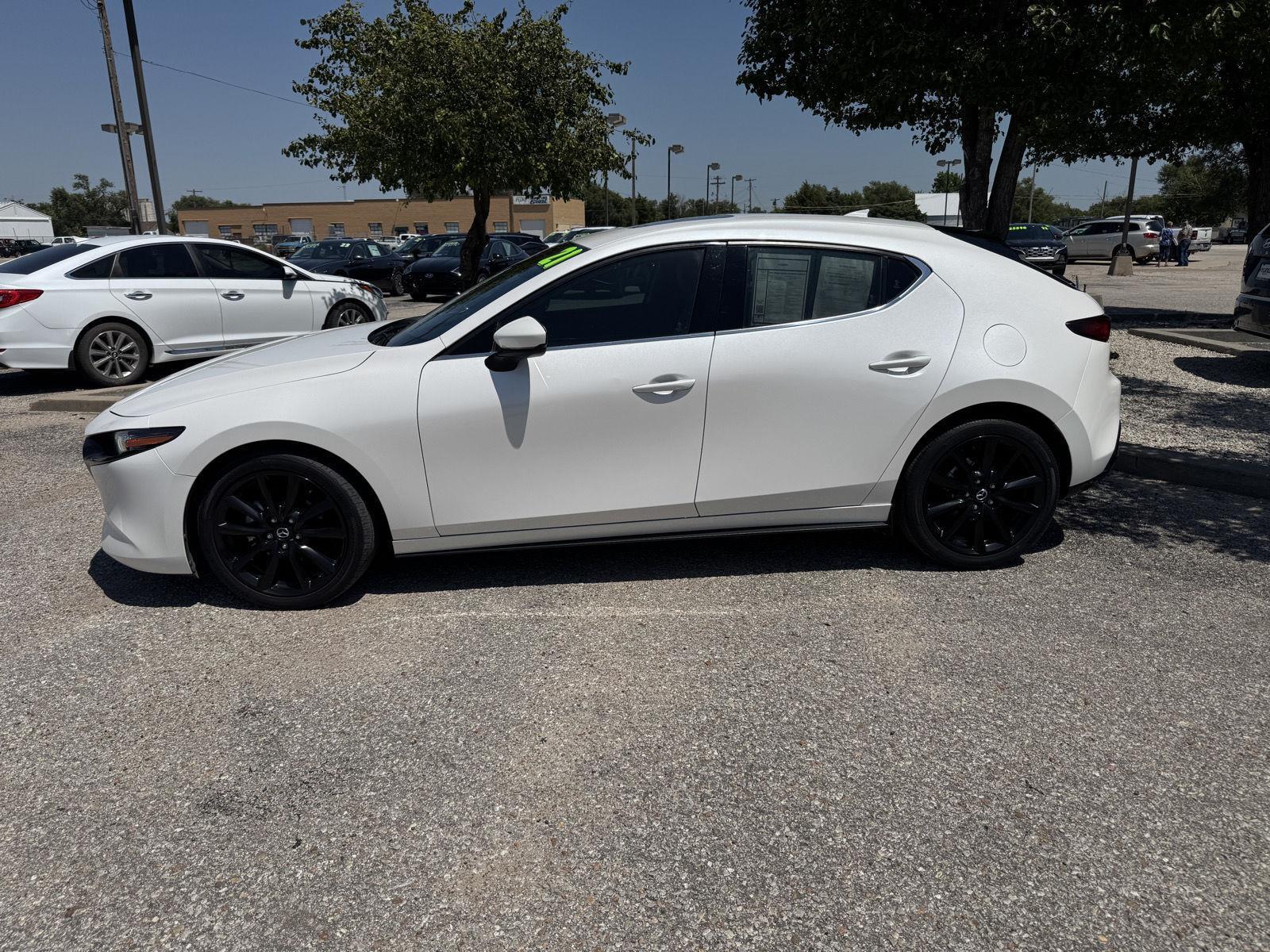 Used 2021 Mazda Mazda3 Premium with VIN JM1BPAML2M1314795 for sale in Dodge City, KS
