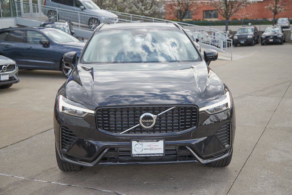 2025 VOLVO XC60 - Image 4