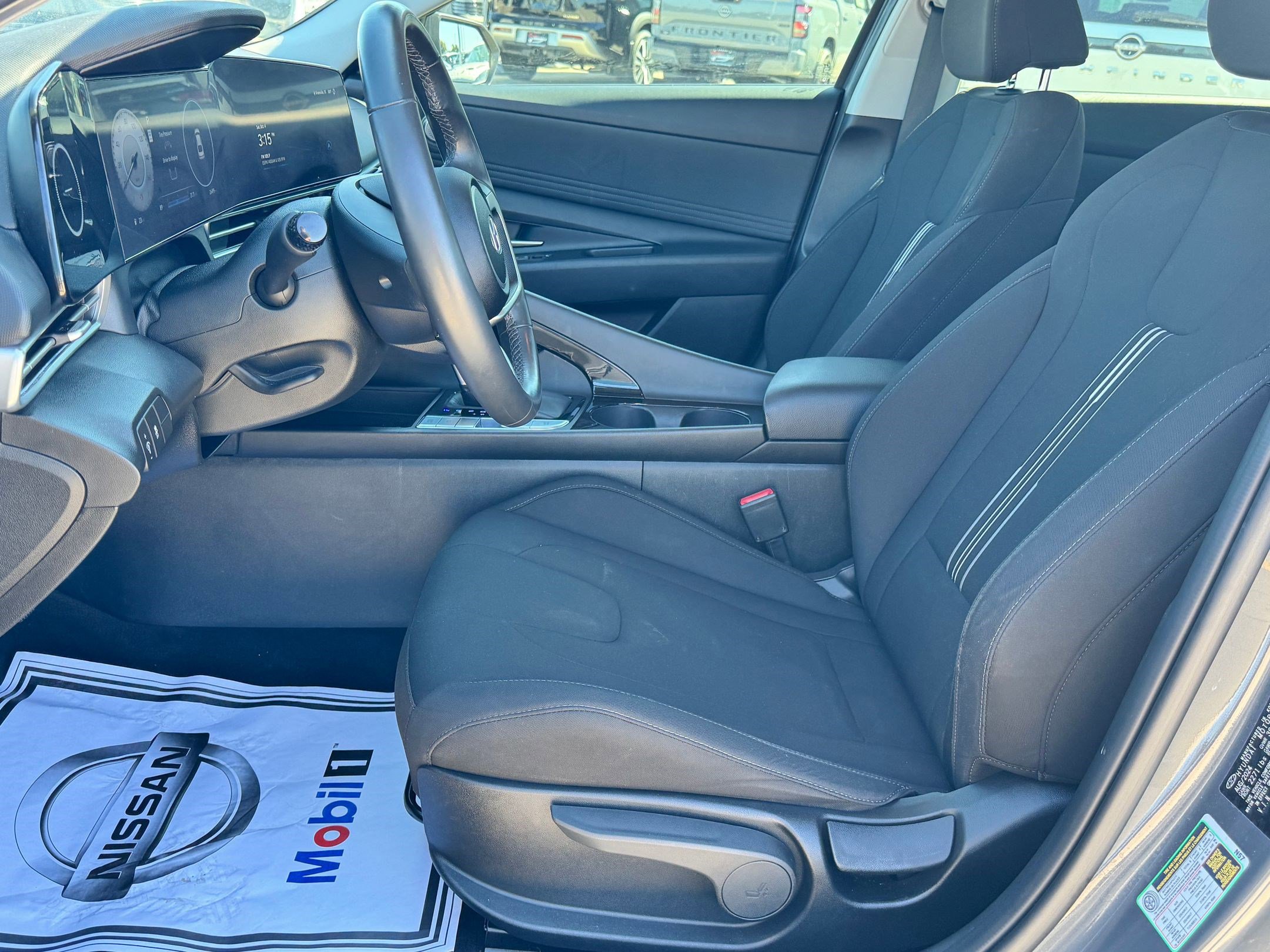 2025 Hyundai Elantra SEL Convenience photo 4