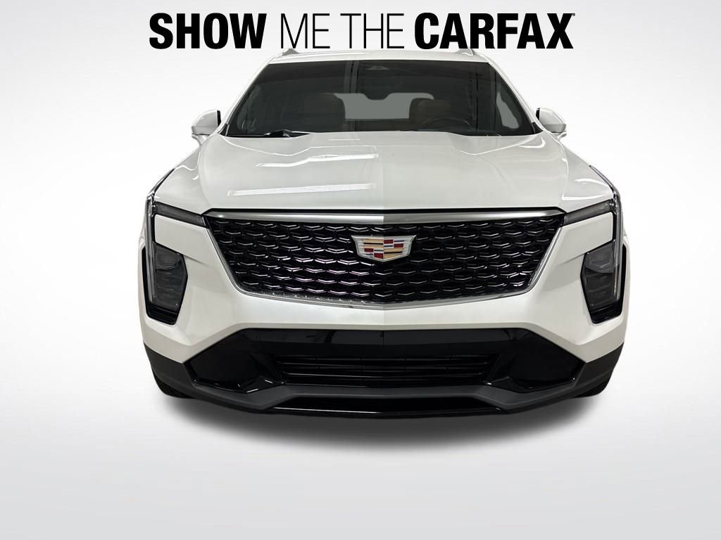 2024 Cadillac XT4 Premium Luxury photo 3