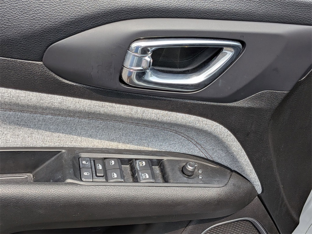 2022 Jeep Compass Latitude Lux photo 10
