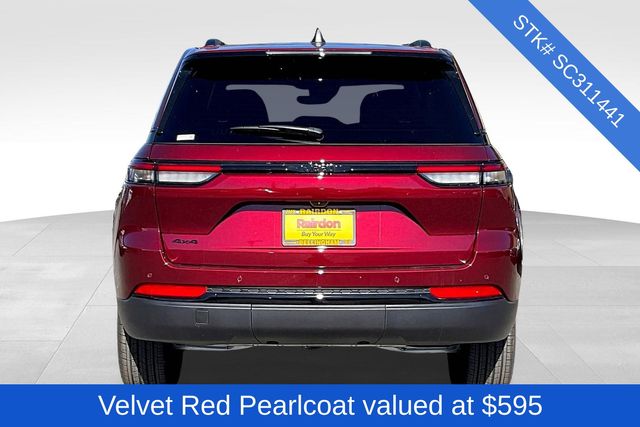 2025 Jeep Grand Cherokee Altitude photo 4