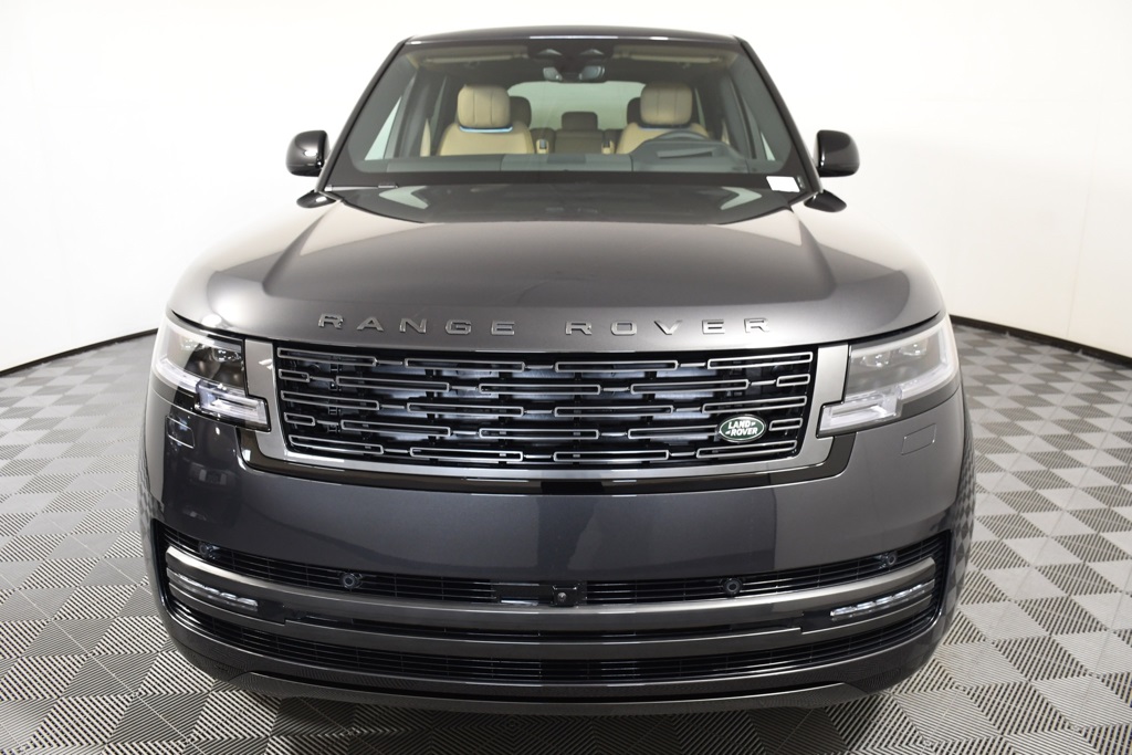 2025 Land Rover Range Rover SE photo 10