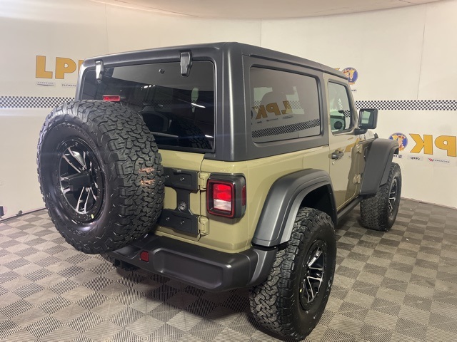 2025 Jeep Wrangler Willys photo 9