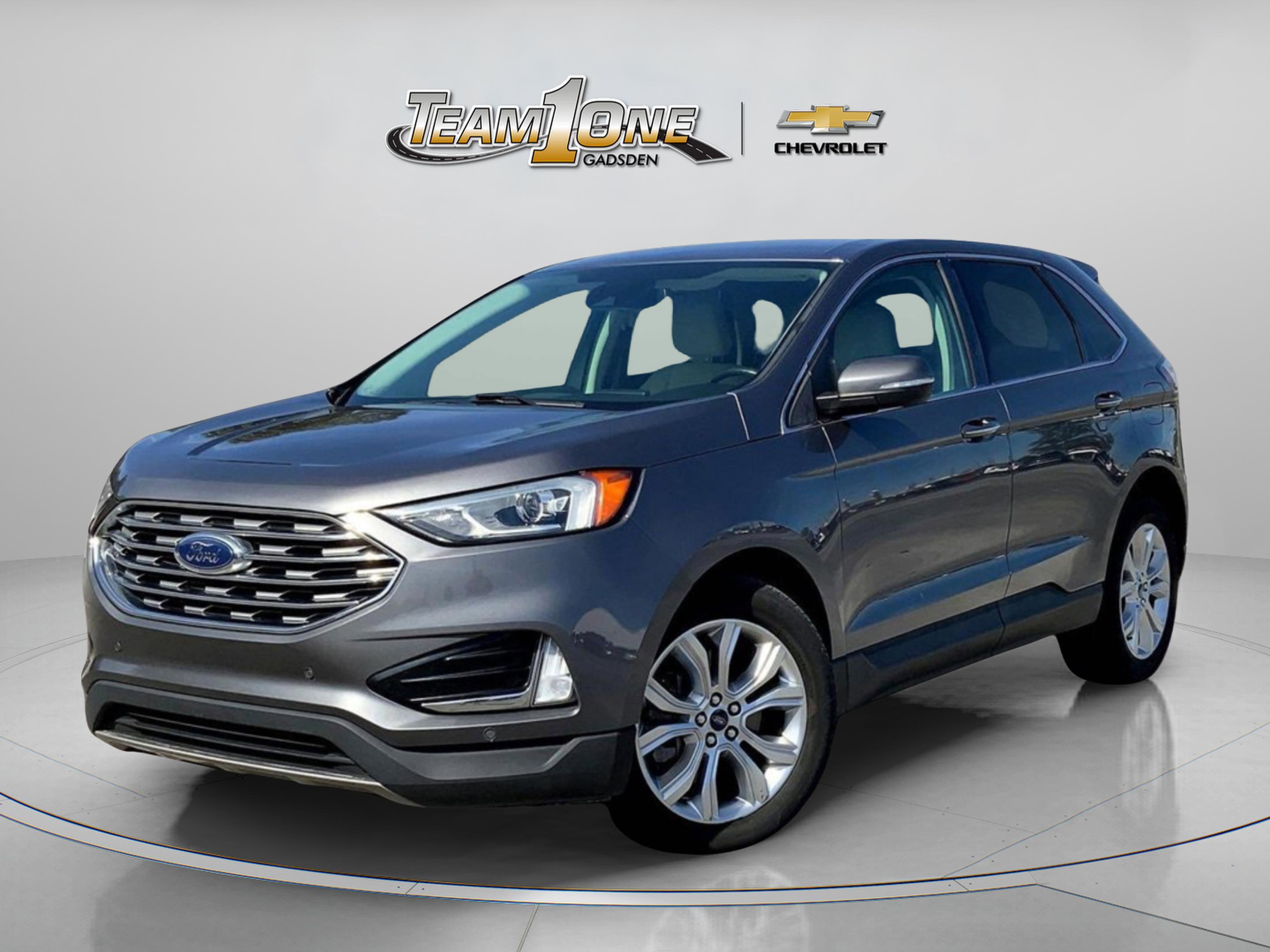 2021 Ford Edge Titanium photo 3