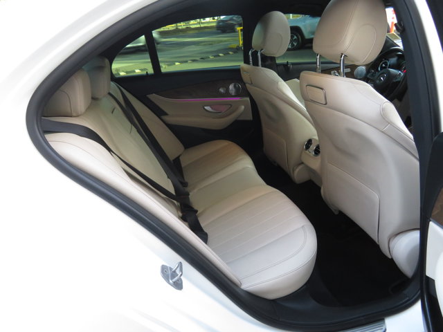 2018 Mercedes Benz E 300 photo 11