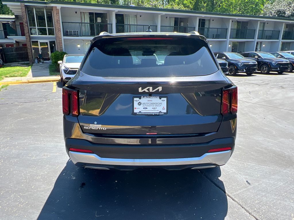 2025 Kia Sorento S photo 4