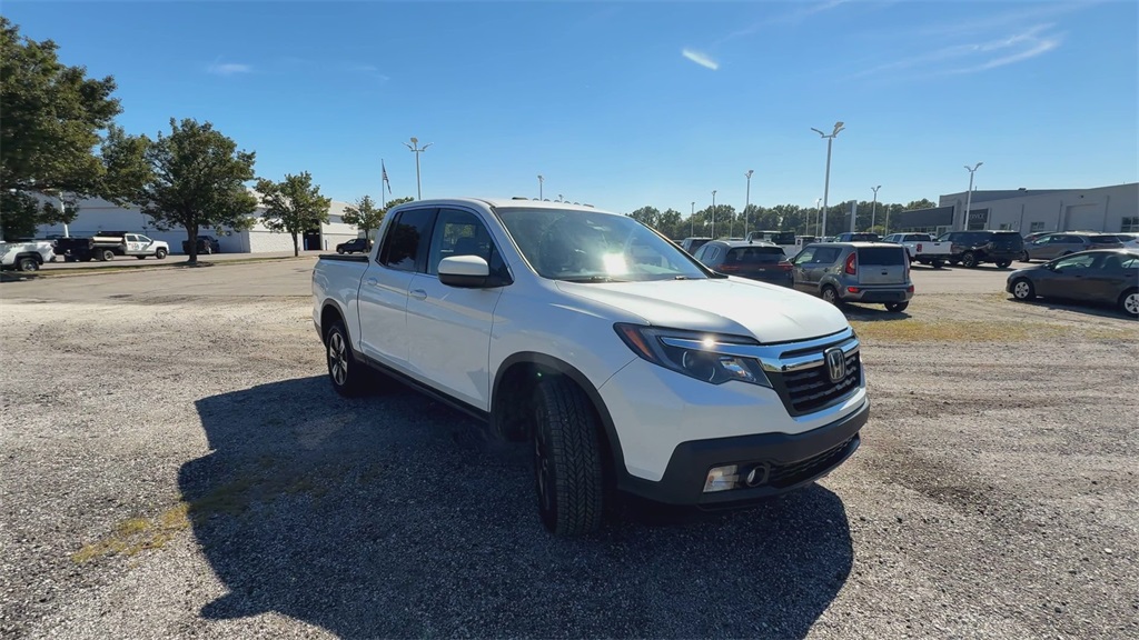 2020 Honda Ridgeline RTL photo 2