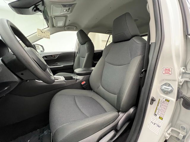 2024 Toyota RAV4 LE photo 28