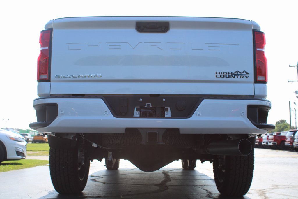 2025 Chevrolet Silverado 2500HD High Country photo 9