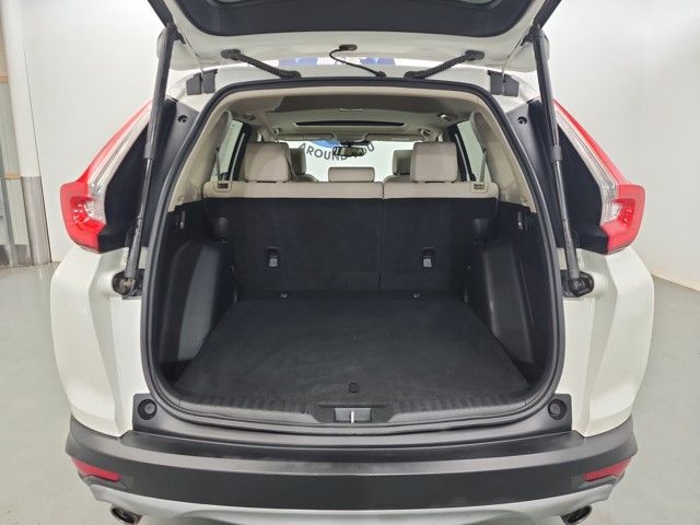 2017 Honda CR-V Touring photo 6