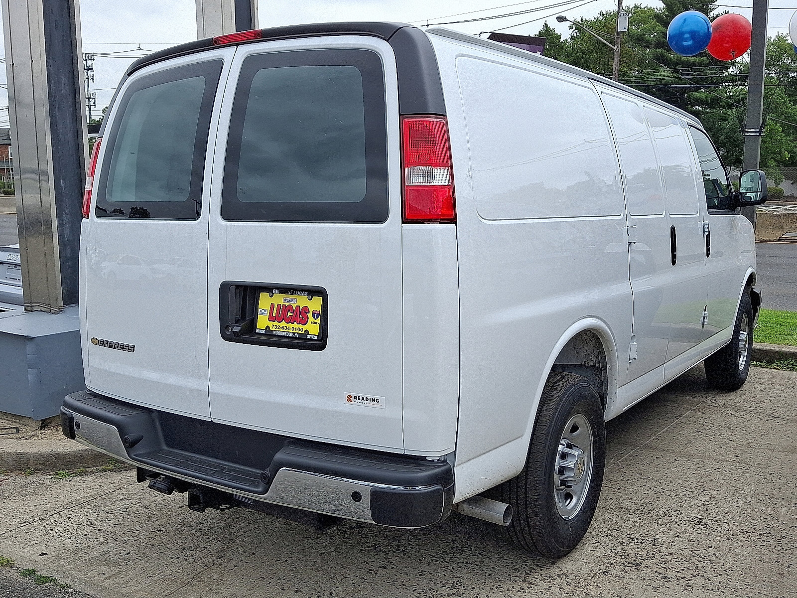 2025 Chevrolet Express Cargo 2500 photo 4