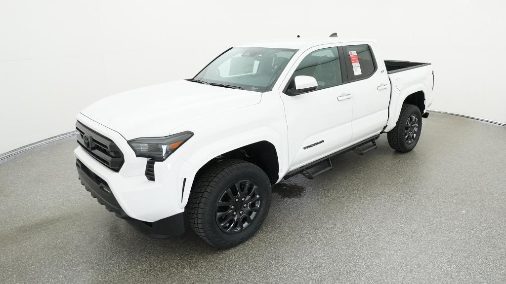 2025 Toyota Tacoma SR5's photo