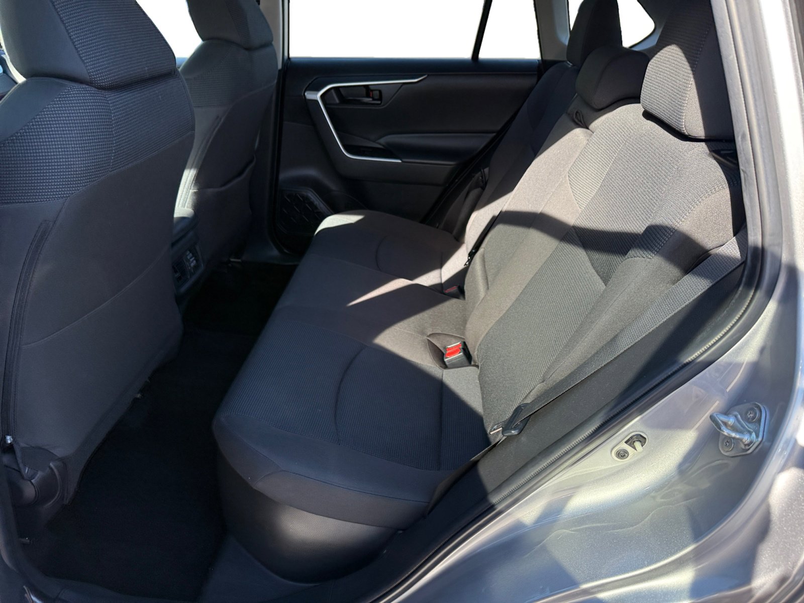 2023 Toyota RAV4 Hybrid LE photo 15
