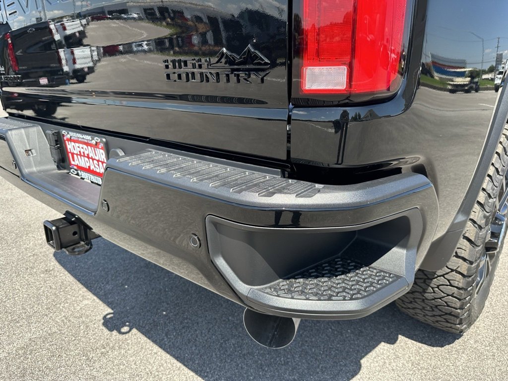 2025 Chevrolet Silverado 2500HD High Country photo 6