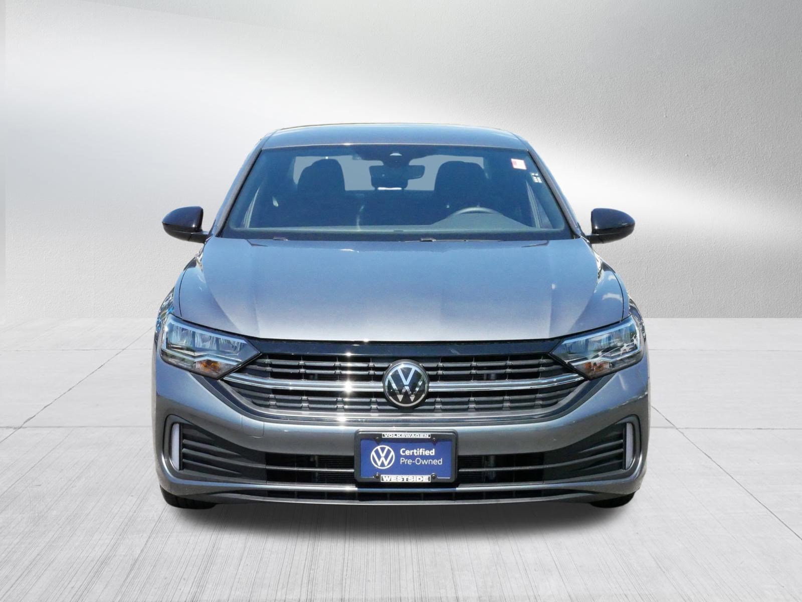 2024 Volkswagen Jetta Sport photo 2