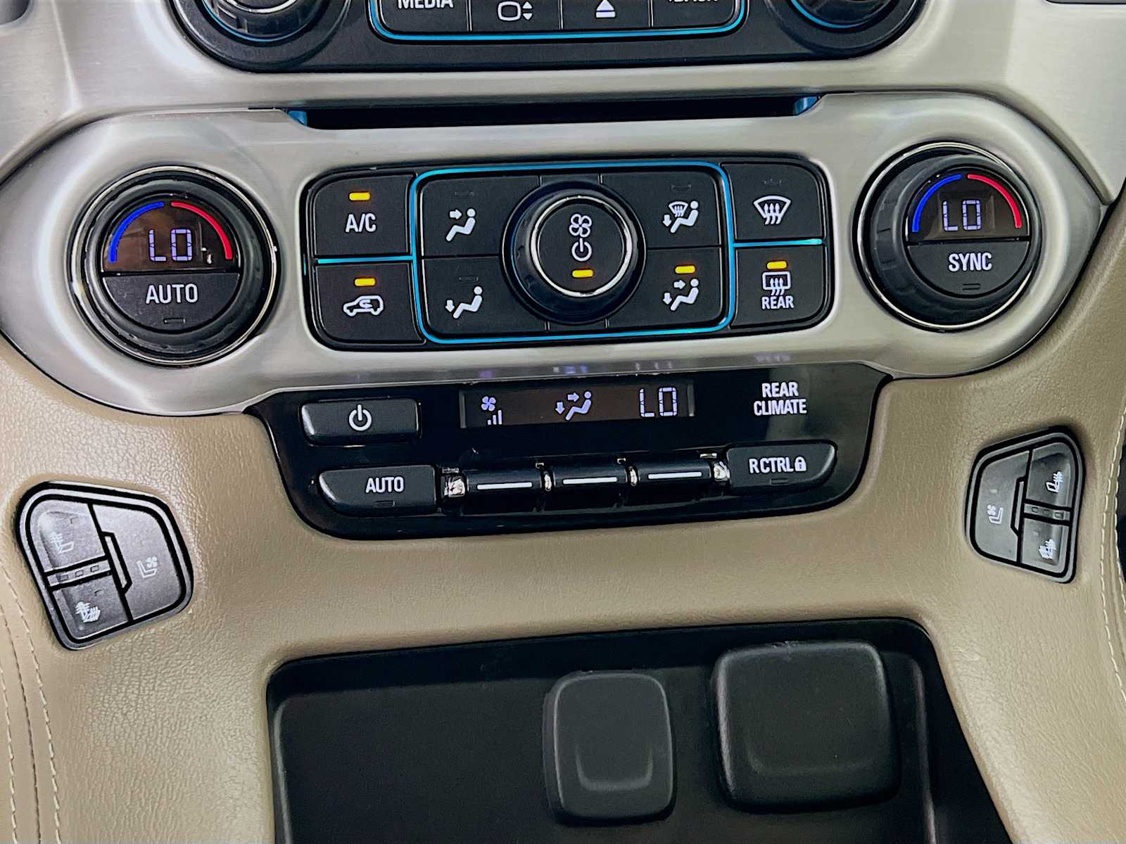 2019 Gmc Yukon SLT photo 10