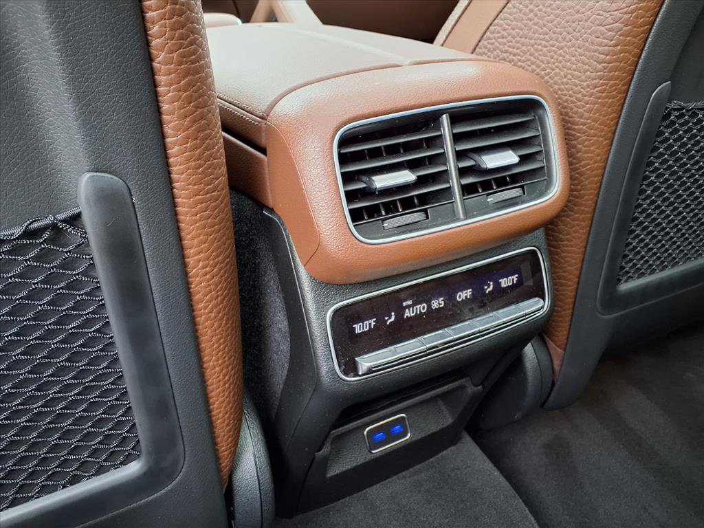 2024 Mercedes Benz GLS 450 4MATIC photo 16