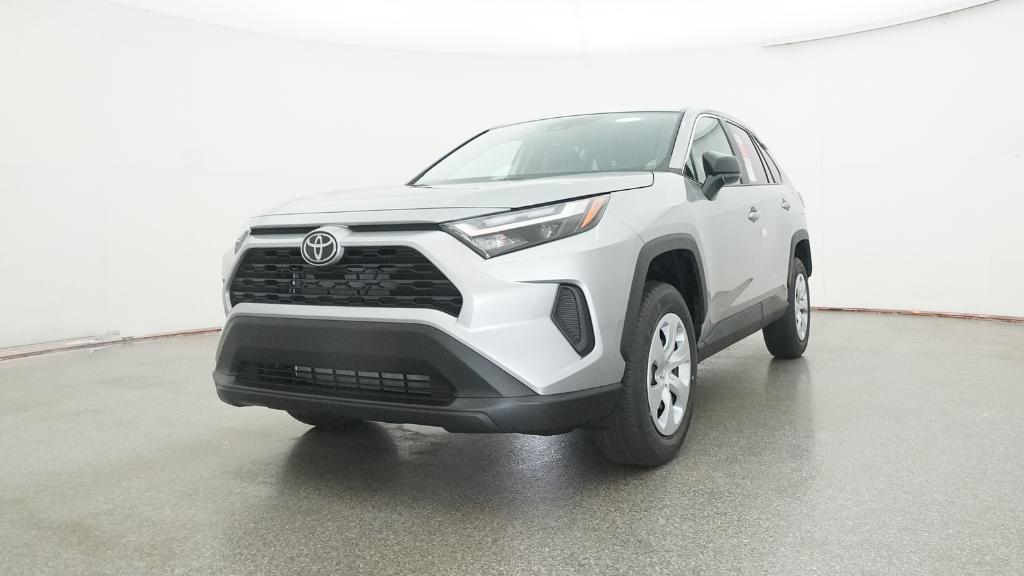 2025 Toyota RAV4 LE photo 4