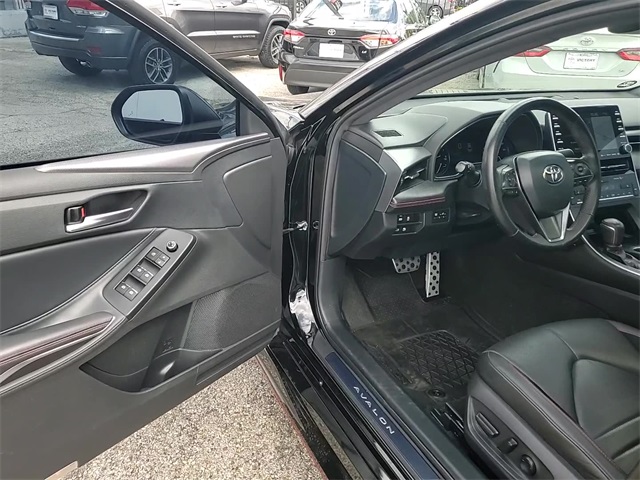 2020 Toyota Avalon TRD photo 9