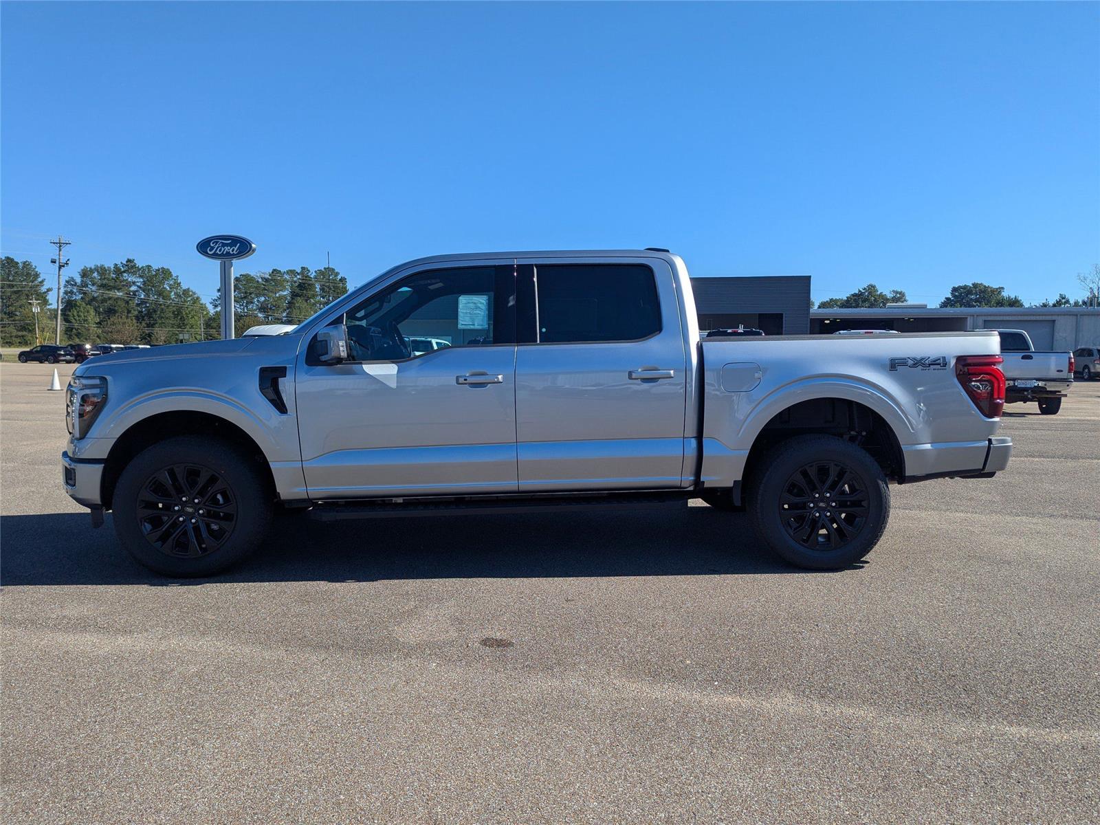 2025 Ford F-150 Lariat photo 2