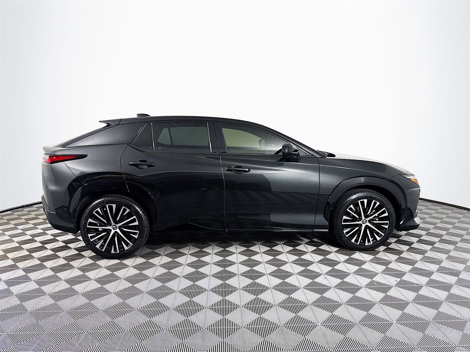2024 Lexus RZ 450e Premium photo 4