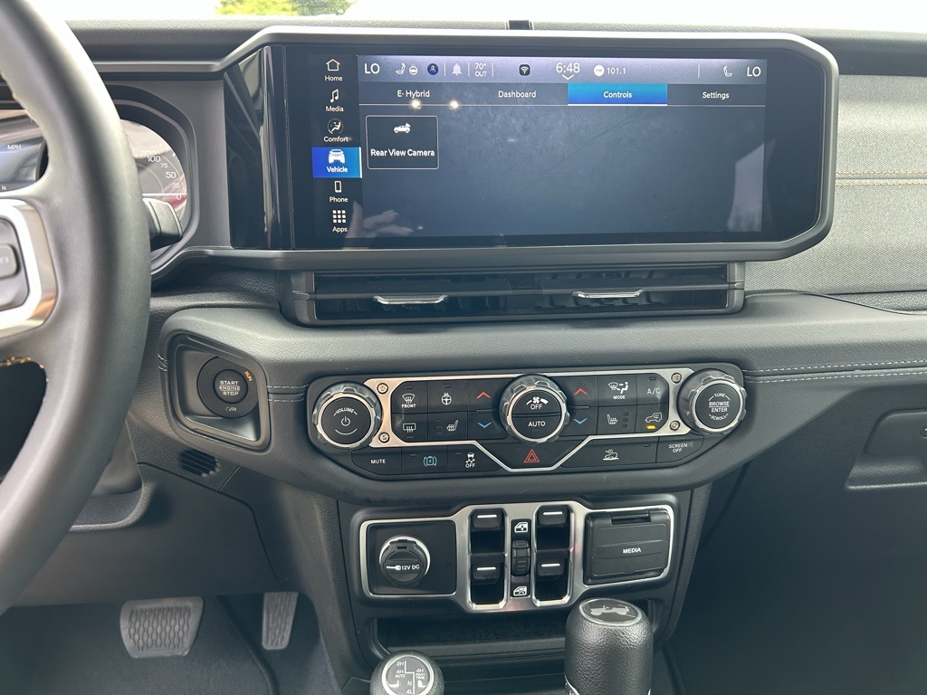 2024 Jeep Wrangler Sahara 4xe photo 16