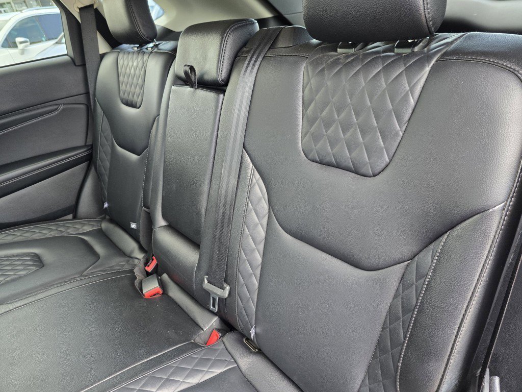 2024 Ford Edge Titanium photo 25