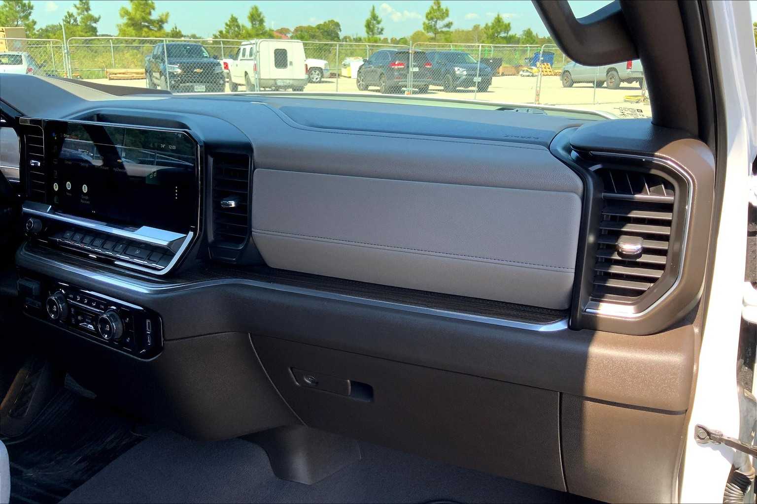 2022 Chevrolet Silverado 1500 LT photo 17