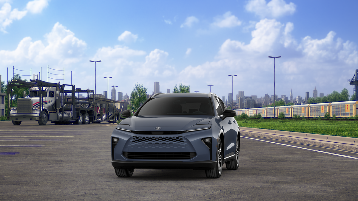 2025 Toyota Crown Signia XLE photo 13