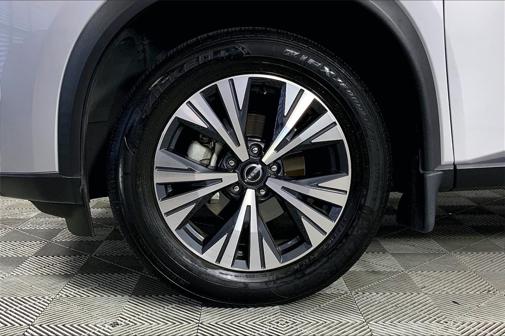 2023 Nissan Rogue SV photo 8