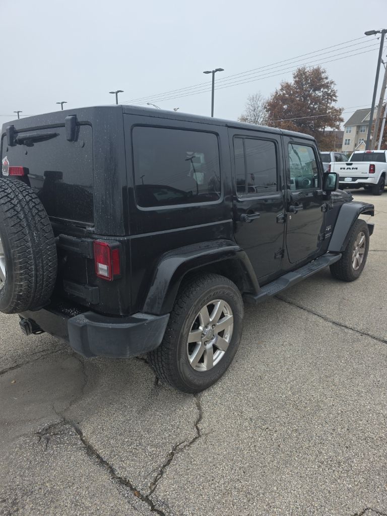 2016 Jeep Wrangler Unlimited Sahara photo 2
