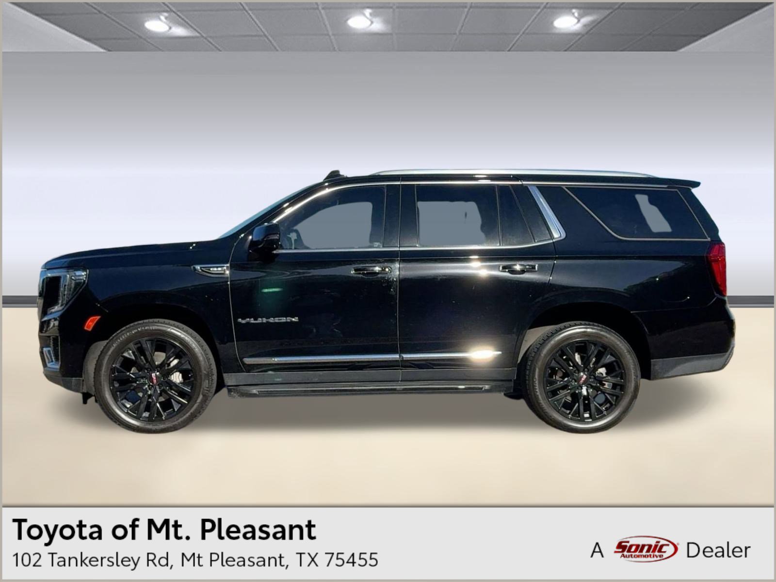 2022 GMC Yukon SLT's photo