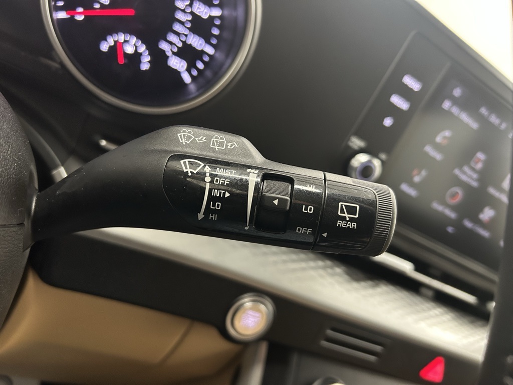 2024 Kia Carnival LX photo 15