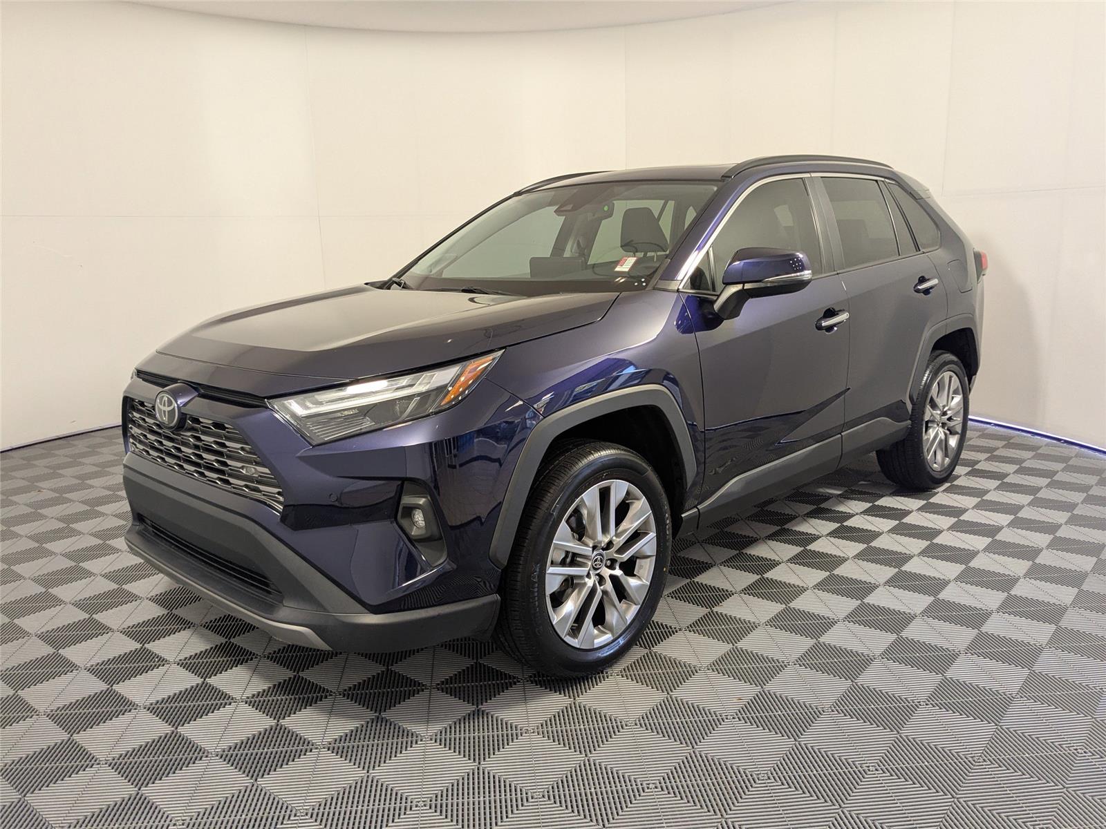 2023 Toyota RAV4 Limited's photo