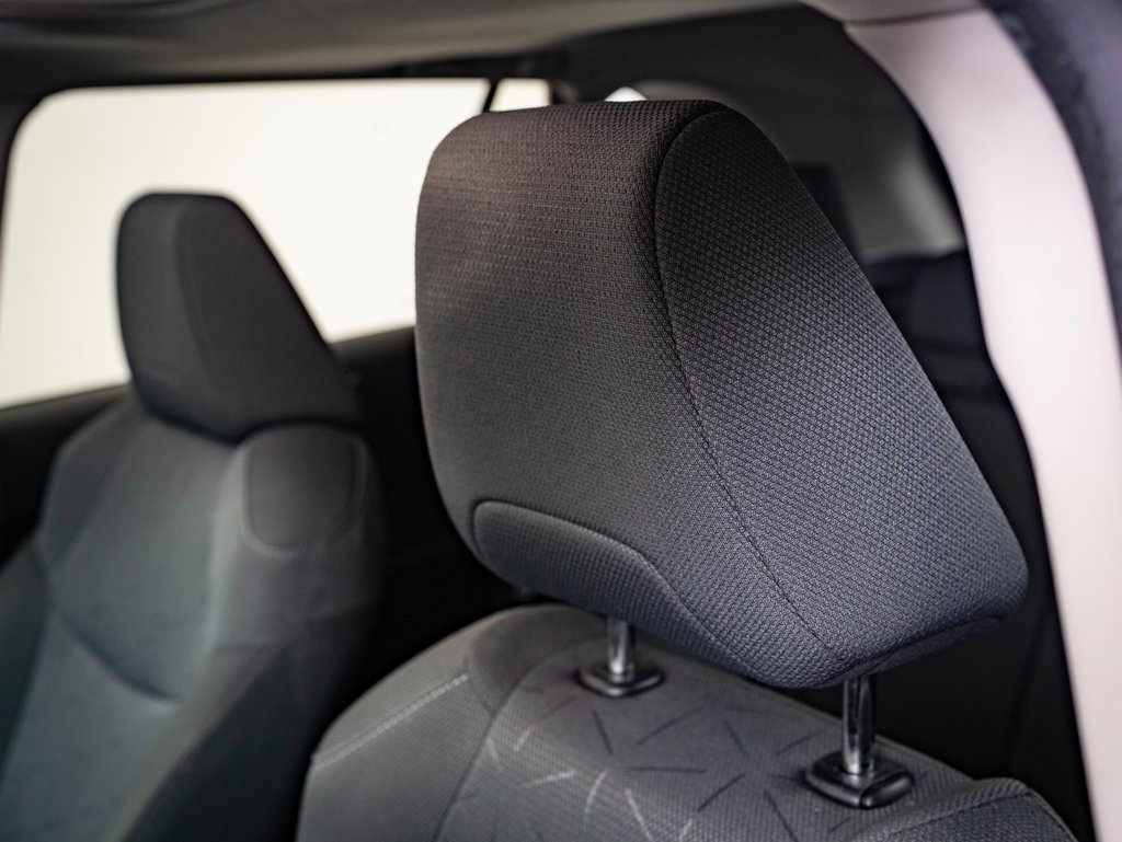 2021 Toyota RAV4 Hybrid XLE photo 21