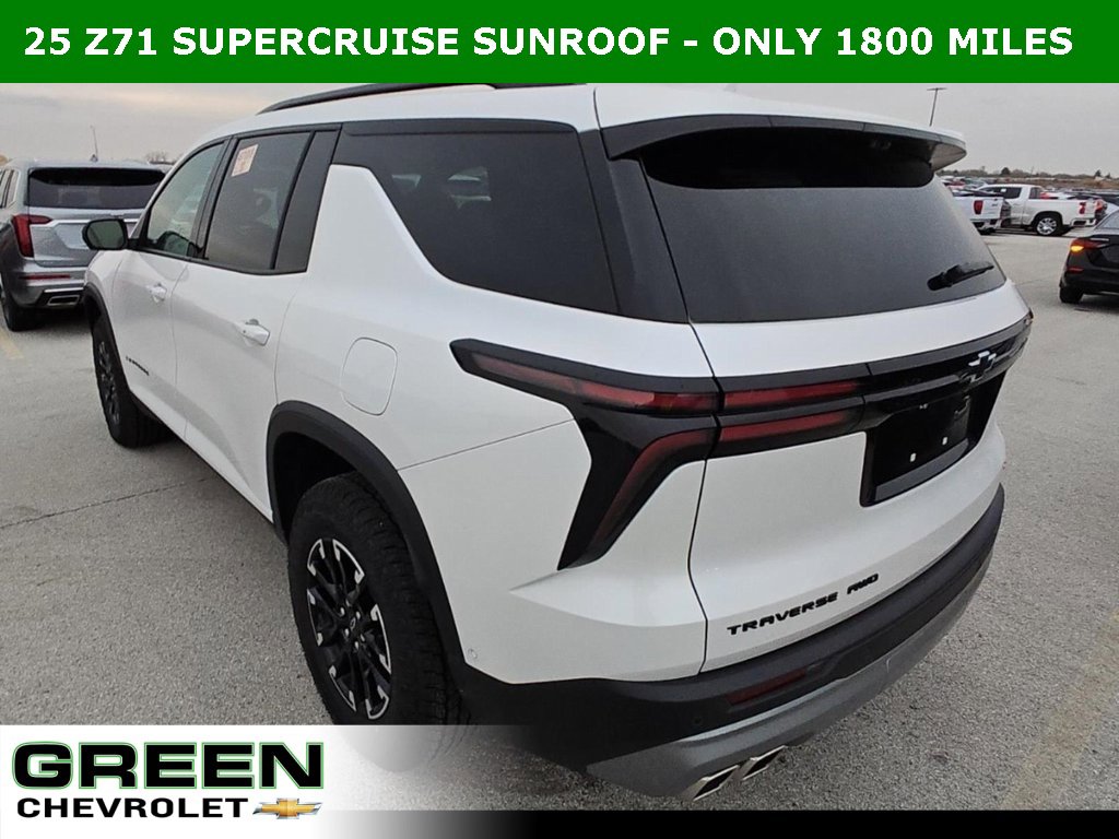 2025 Chevrolet Traverse Z71 photo 3