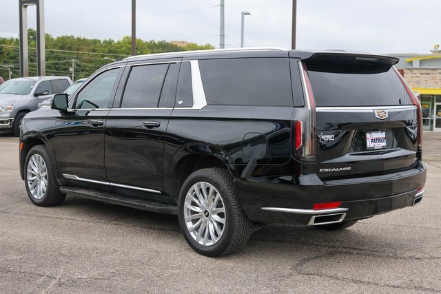 2023 Cadillac Escalade ESV Luxury photo 5