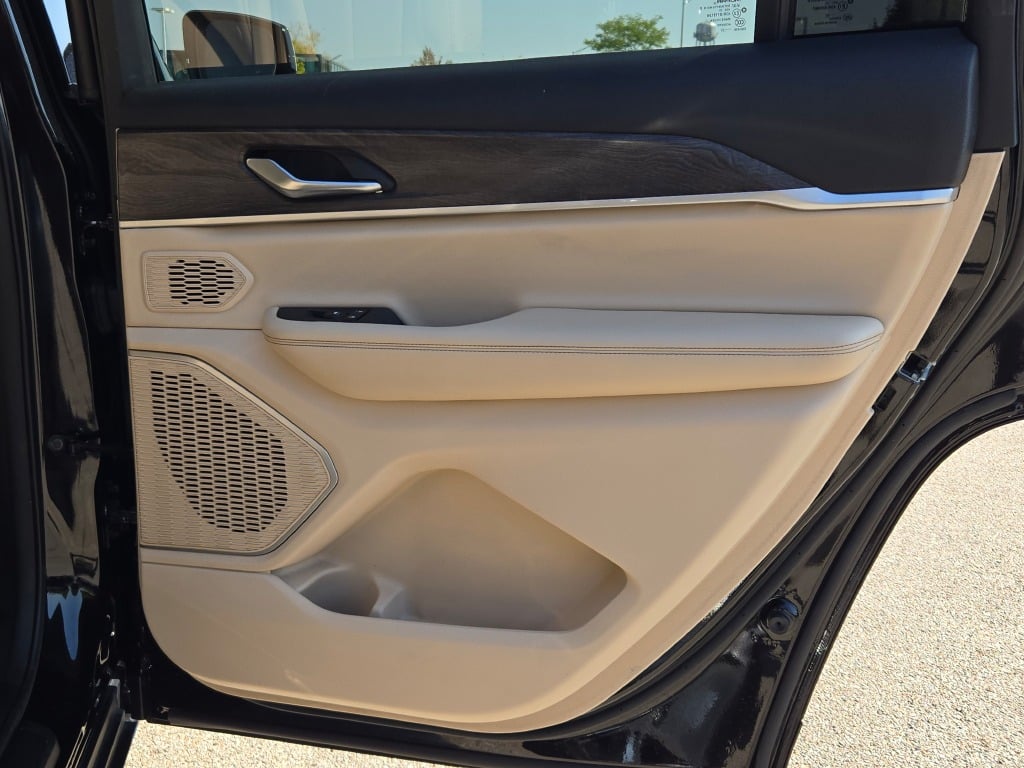 2021 Jeep Grand Cherokee Limited photo 11