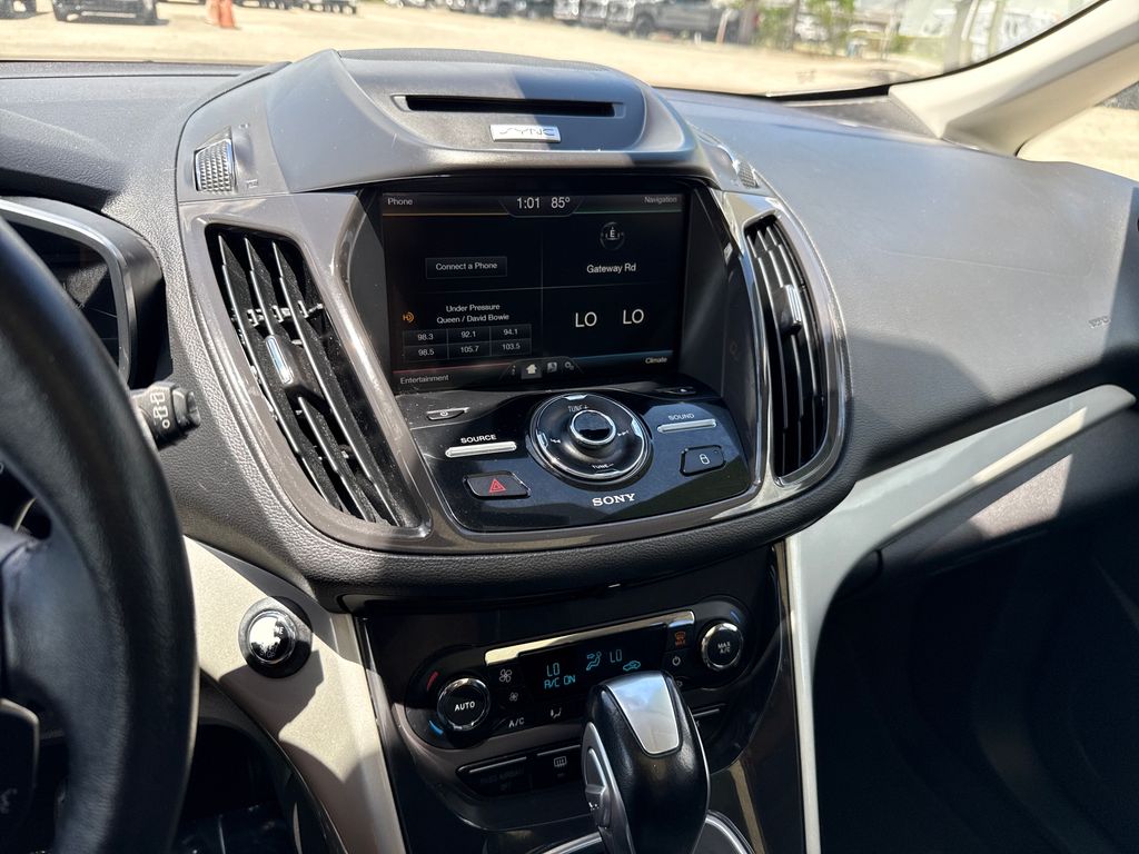2015 Ford C-Max Hybrid SEL photo 16