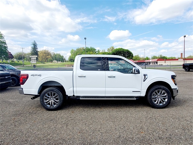 2025 Ford F-150 XLT photo 3