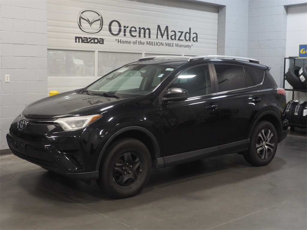 2016 Toyota RAV4 LE's photo