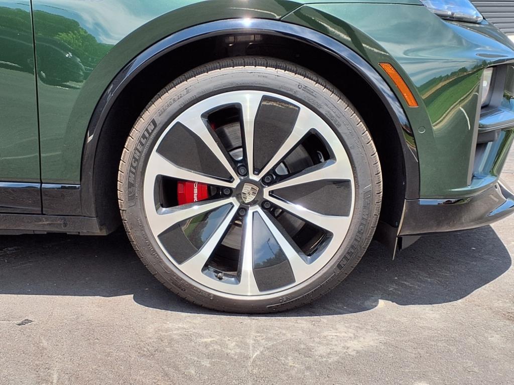 2024 Porsche Macan Electric Turbo photo 33