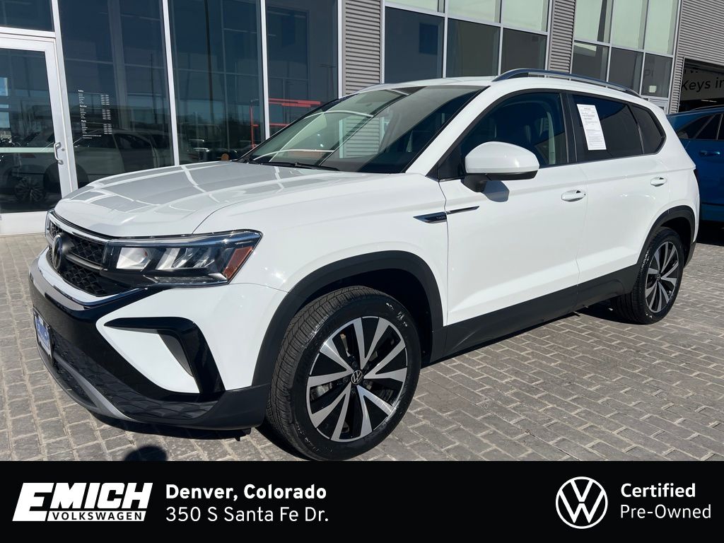 2022 Volkswagen Taos SE's photo