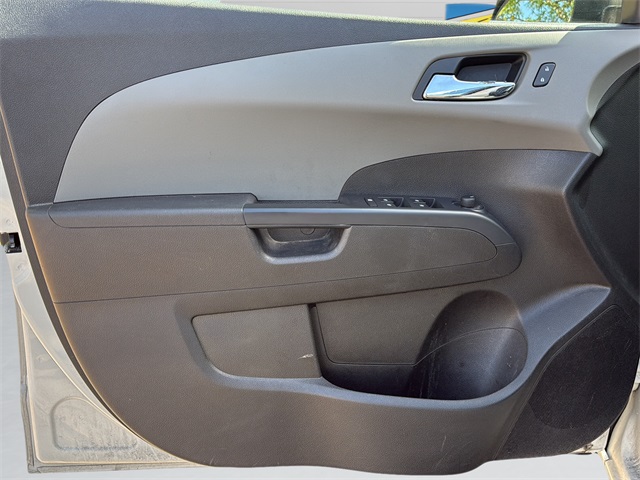 2015 Chevrolet Sonic LTZ photo 10