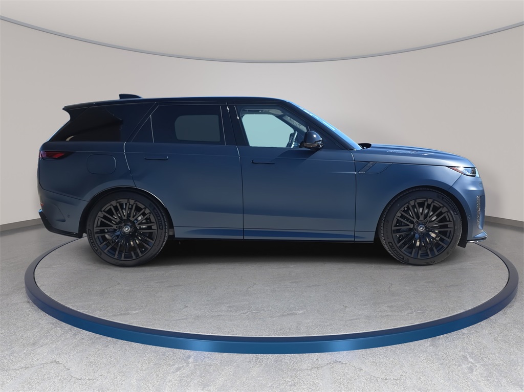 2025 Land Rover Range Rover Sport photo 4