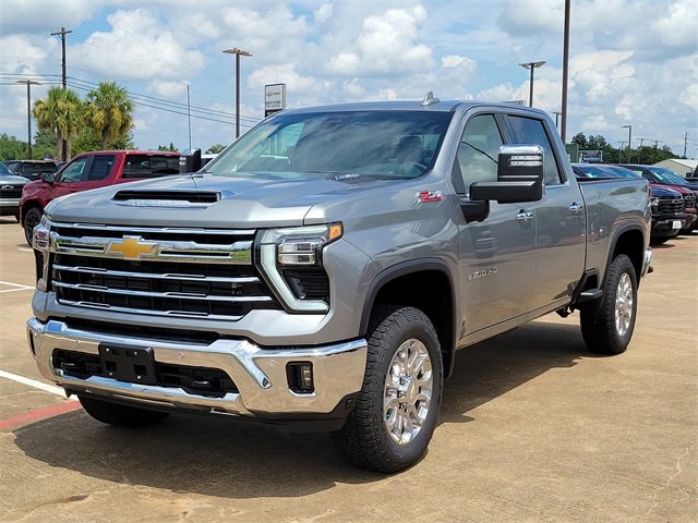 2025 Chevrolet Silverado 2500HD LTZ photo 3